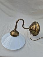 Vintage - Wandlamp - Messing - Opaline Kap - Lumi lamp -*., Ophalen of Verzenden, Gebruikt, Glas, Vintage
