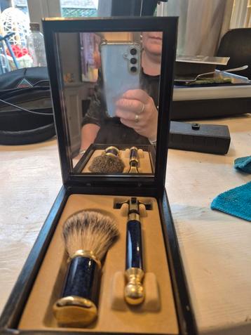 Scheerset in luxe doos beschikbaar voor biedingen
