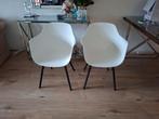 2 mooie eetstoelen wit kuipstoel, Ophalen of Verzenden, Zo goed als nieuw, 4 tot 6 stoelen