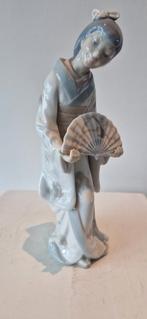 Elwgant porseleinen  beeldje Nao van Lladro Spanje, Ophalen of Verzenden