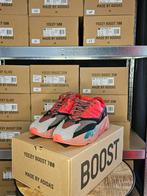 Adidas Yeezy Boost 700 Hi-Res Red (maat 40), Adidas Yeezy, Ophalen of Verzenden, Zo goed als nieuw, Sneakers of Gympen
