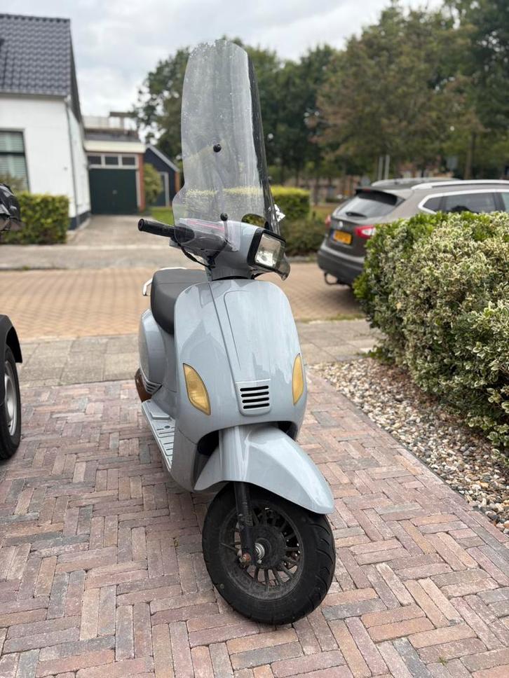 Agm vx50, Fietsen en Brommers, Scooters | Overige merken, Zo goed als nieuw, Maximaal 45 km/u, Benzine, Ophalen