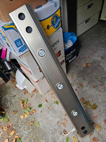 Onder keuken kast spots verlichting met knop + stopcontacten beschikbaar voor biedingen
