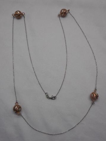 Zilveren lange bicolor sierketting met bollen nr.778 beschikbaar voor biedingen