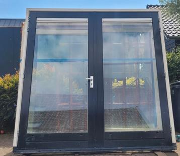 Hardhouten openslaande tuindeuren inclusief kozijn beschikbaar voor biedingen