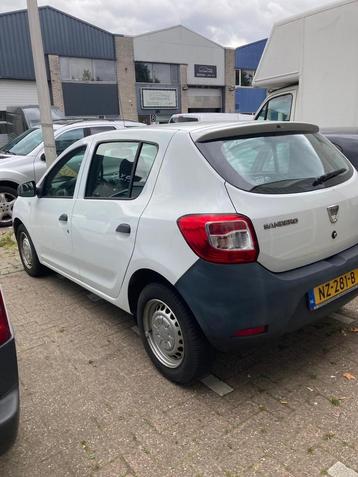 Dacia Sandero 1.2 16V 2014 Wit beschikbaar voor biedingen