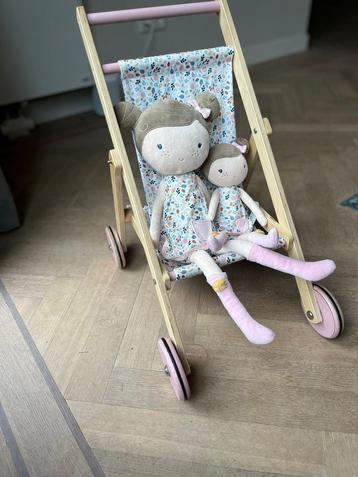 Little dutch poppenwagen en twee little dutch poppen beschikbaar voor biedingen