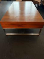 Leolux Salontafel Aditi met Glas en Staal van Notenhout, Ophalen, Gebruikt, 100 tot 150 cm, 50 tot 100 cm