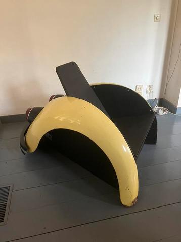 Fauteuil gemaakt van Volkswagen Kever achterspatborden beschikbaar voor biedingen