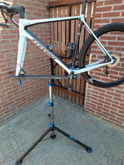 Speciaal voor 12 mm steekas Tacx T3050 fietsmontagestandaard, Fietsen en Brommers, Fietsaccessoires | Fietsgereedschap, Zo goed als nieuw