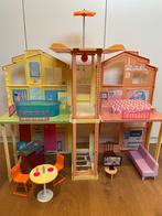 Barbiehuis met barbies en meubels + Messie pop, Ophalen, Gebruikt, Toebehoren