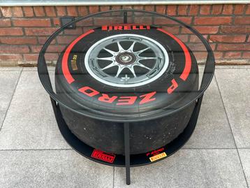 Formule 1 band salontafel / bijzet tafel beschikbaar voor biedingen
