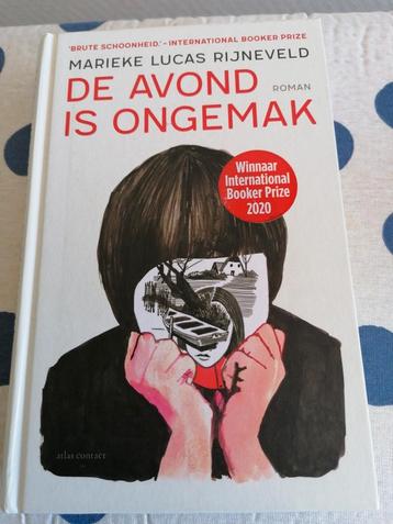 Marieke Lucas Rijneveld - De avond is ongemak beschikbaar voor biedingen