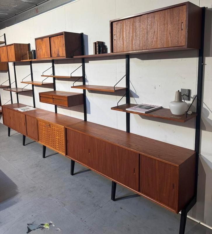 Poul Cadovius by Royal System vintage modulair wandsysteem, Huis en Inrichting, Kasten | Wandmeubels, Gebruikt, 200 cm of meer