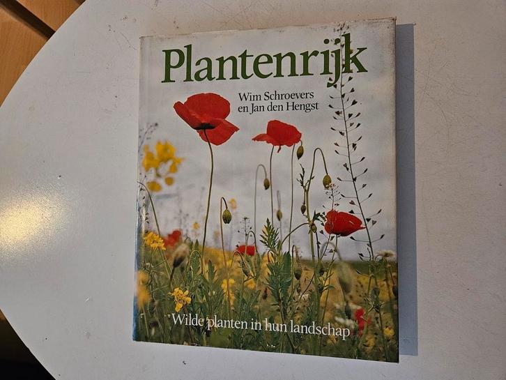 Plantenrijk - Wim Schroevers en Jan den Hengst, Boeken, Natuur, Zo goed als nieuw, Verzenden