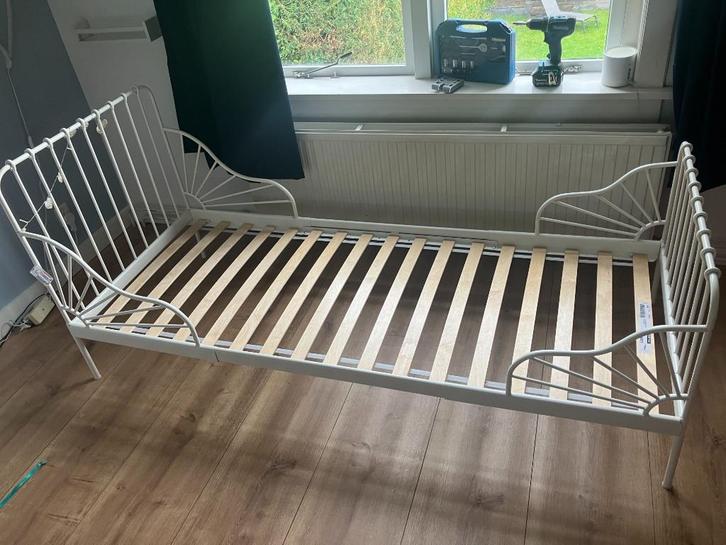 Ikea meegroeibed Minnen, Kinderen en Baby's, Kinderkamer | Bedden, Zo goed als nieuw, 180 cm of meer, 70 tot 85 cm, Lattenbodem