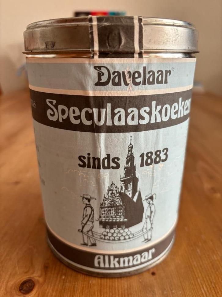 Davelaar speculaaskoeken oud blik papier bus, Verzamelen, Blikken, Gebruikt, Koek(jes), Overige merken, Ophalen