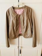 Gekleed Kort Jasje van kunstleer maat 36, Kleding | Dames, Jasjes, Kostuums en Pakken, Beige, Ophalen of Verzenden, Zo goed als nieuw