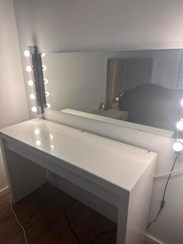 Ikea Malm Kaptafel met Lampen beschikbaar voor biedingen