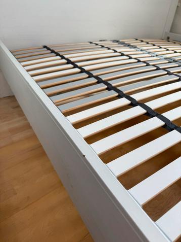 IKEA Brusali Bedframe wit 160x200 + Lattenbodems - afbeelding 6