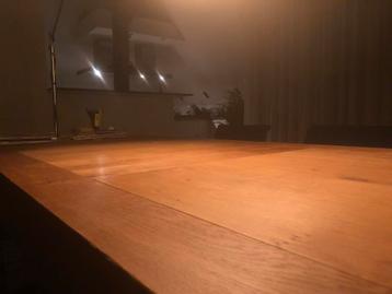 VNU Tafel - Design van Henk Vos beschikbaar voor biedingen