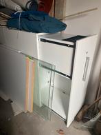GRATIS Stalen kast tussen bureau, Ophalen, Zo goed als nieuw, 25 tot 50 cm, Minder dan 100 cm
