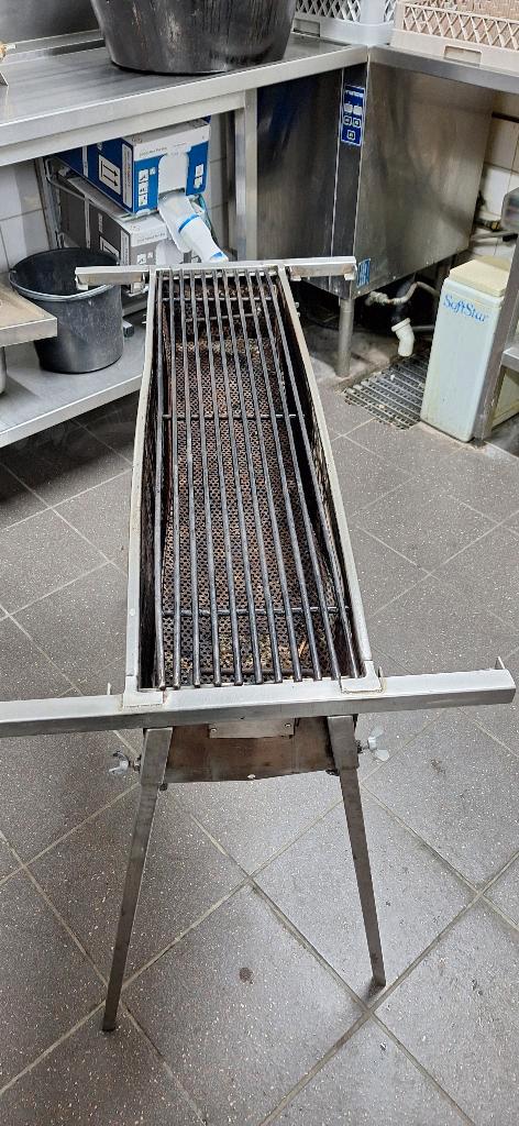 Professionele Houtskool Barbecue Grill, Tuin en Terras, Houtskoolbarbecues, Gebruikt, Ophalen