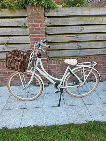 Te koop zo goed als nieuwe Batavus Diva Damesfiets 28 inch beschikbaar voor biedingen