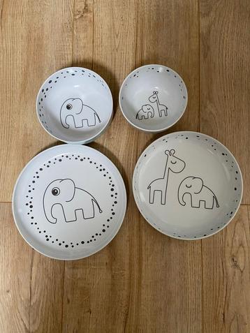 Done by deer kinderservies grijs blauw borden en kommen beschikbaar voor biedingen