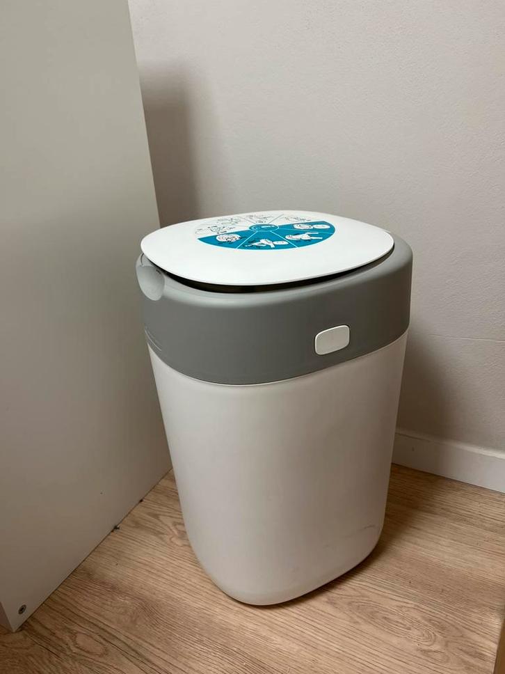 Tommee Tippee Luieremmer / Prullenbak + 8 Navullingen, Kinderen en Baby's, Badjes en Verzorging, Zo goed als nieuw, Luieremmer