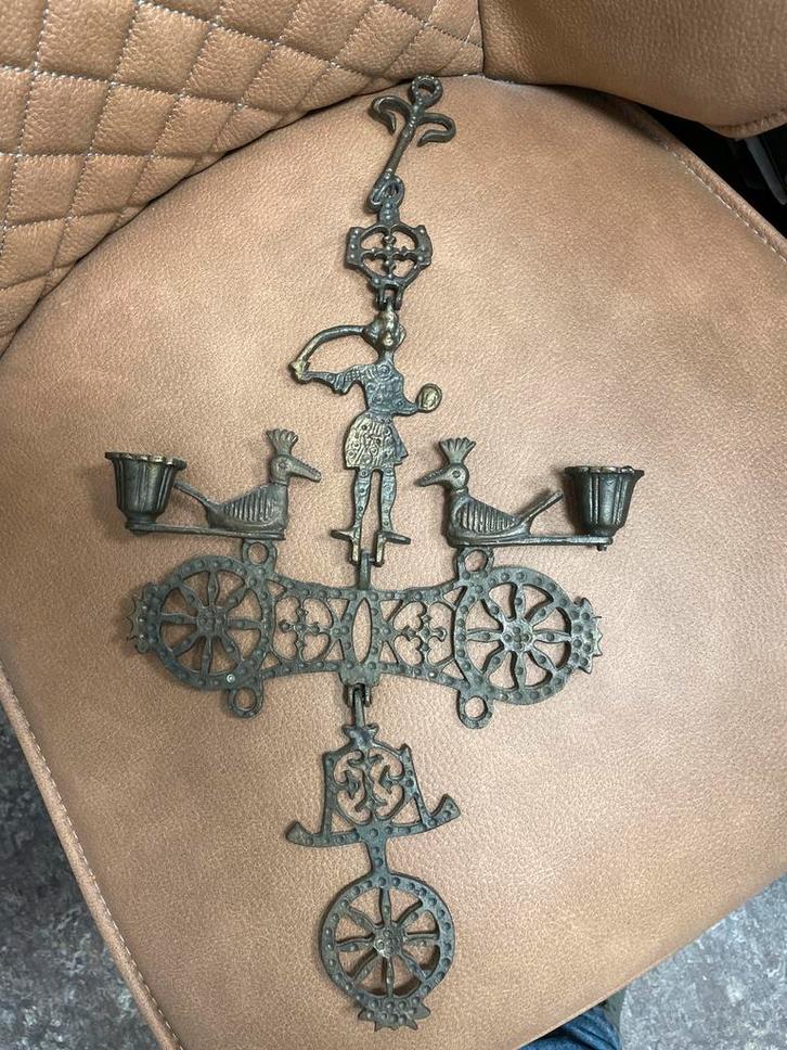 Antieke kandelaar met figuren, Antiek en Kunst, Antiek | Kandelaars, Koper of Brons, Ophalen of Verzenden