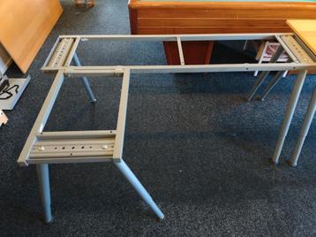 Twee IKEA Hoekbureaus Galant - afbeelding 8