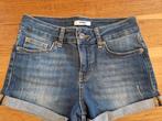 Distrikt korte broek / spijkerbroek / jeans maat XS, Kleding | Dames, Spijkerbroeken en Jeans, Ophalen of Verzenden, Zo goed als nieuw