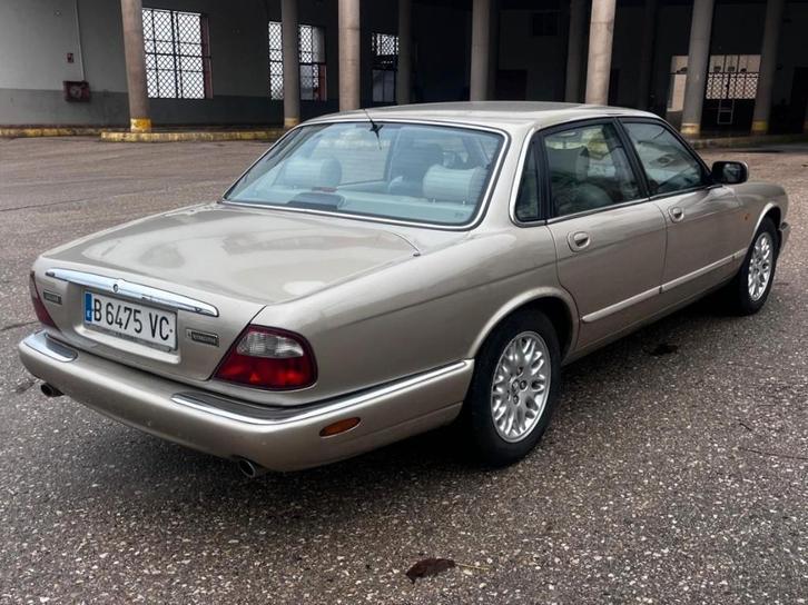 Jaguar XJ8, youngtimer in zeer goede staat, Auto's, Jaguar, Bedrijf, XJ, ABS, Airbags, Alarm, Boordcomputer, Centrale vergrendeling