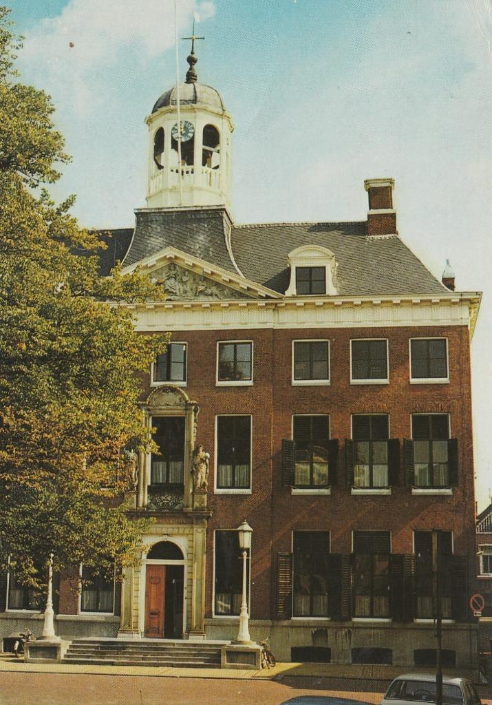 LEEUWARDEN Stadhuis, Verzamelen, Ansichtkaarten | Nederland, Gelopen, Friesland, 1960 tot 1980, Verzenden