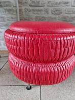Mooie rode  retro Vintage opberg Poef skyleer, Minder dan 50 cm, Rond, Zo goed als nieuw, Minder dan 50 cm