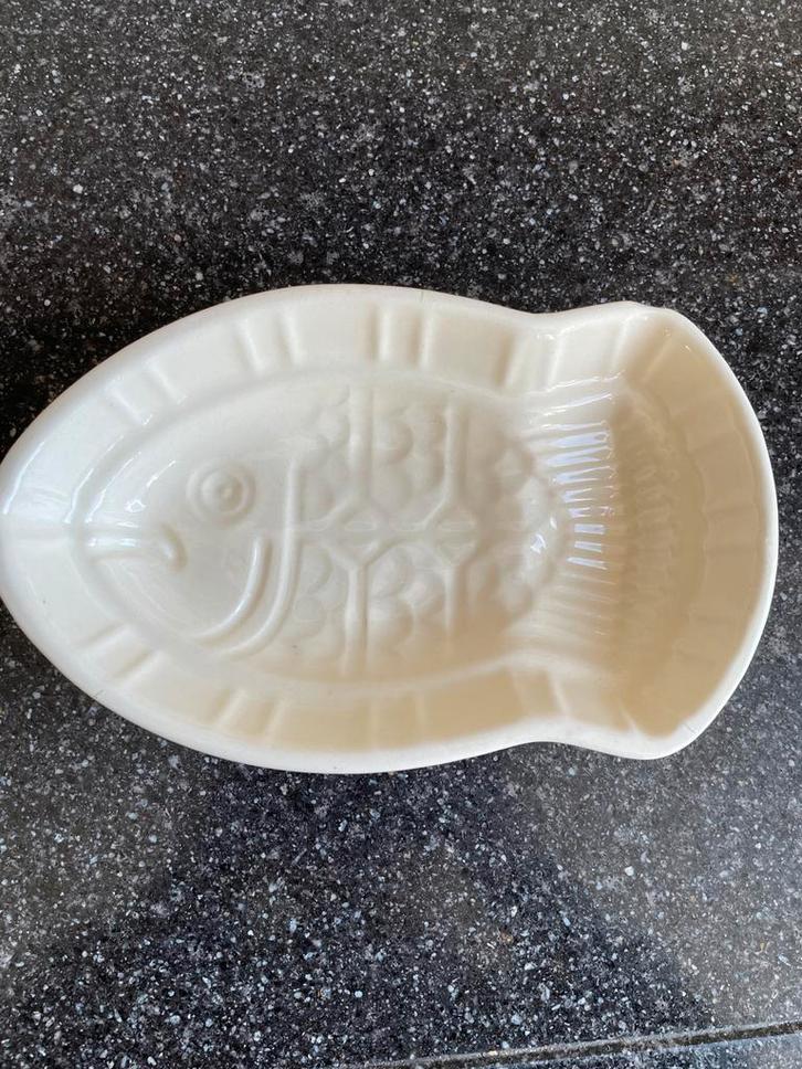 Porseleinen Puddingvorm Vis, Huis en Inrichting, Keuken | Servies, Gebruikt, Overige typen, Overige stijlen, Porselein, Ophalen of Verzenden