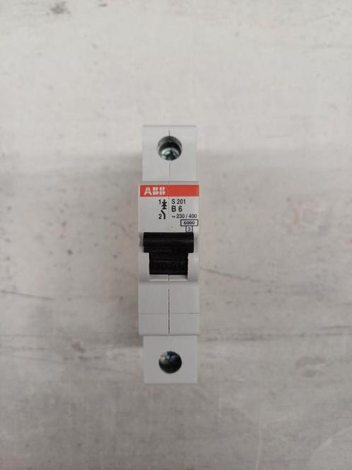 ABB STROOMONDERBREKER. 10 STUKS, Hobby en Vrije tijd, Elektronica-componenten, Zo goed als nieuw, Ophalen of Verzenden