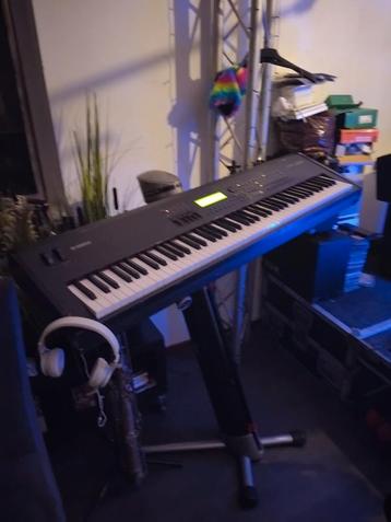 Yamaha S90 stage piano beschikbaar voor biedingen