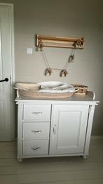 Brocante witte commode, Kinderen en Baby's, Kinderkamer | Commodes en Kasten, Ophalen of Verzenden, Zo goed als nieuw, 50 tot 70 cm