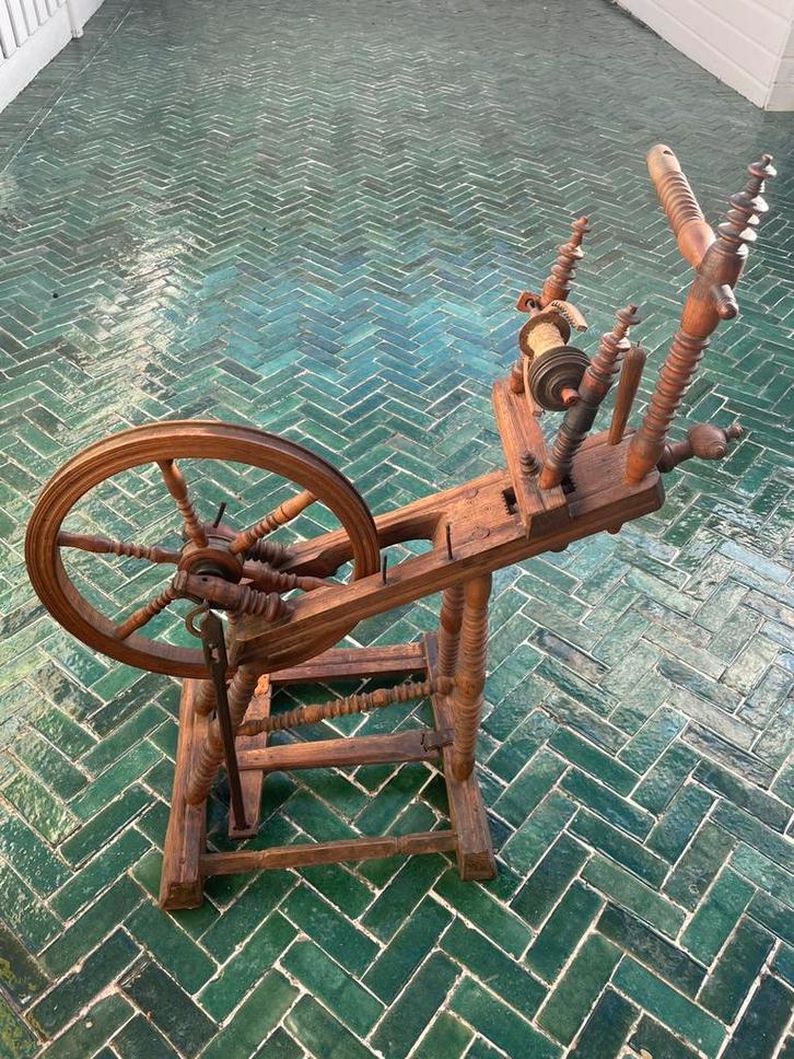 Prachtig antieke houten spinnenwiel, Hobby en Vrije tijd, Spinnewielen en Spinnen, Gebruikt, Spinnewiel, Ophalen of Verzenden