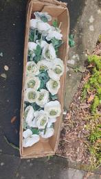 Kunstbloemen wit in doos, Ophalen of Verzenden, Gebruikt, Binnen