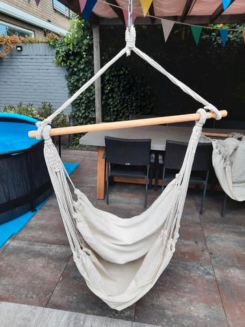  1 Linnen Hangstoel - Zo Goed Als Nieuw! beschikbaar voor biedingen