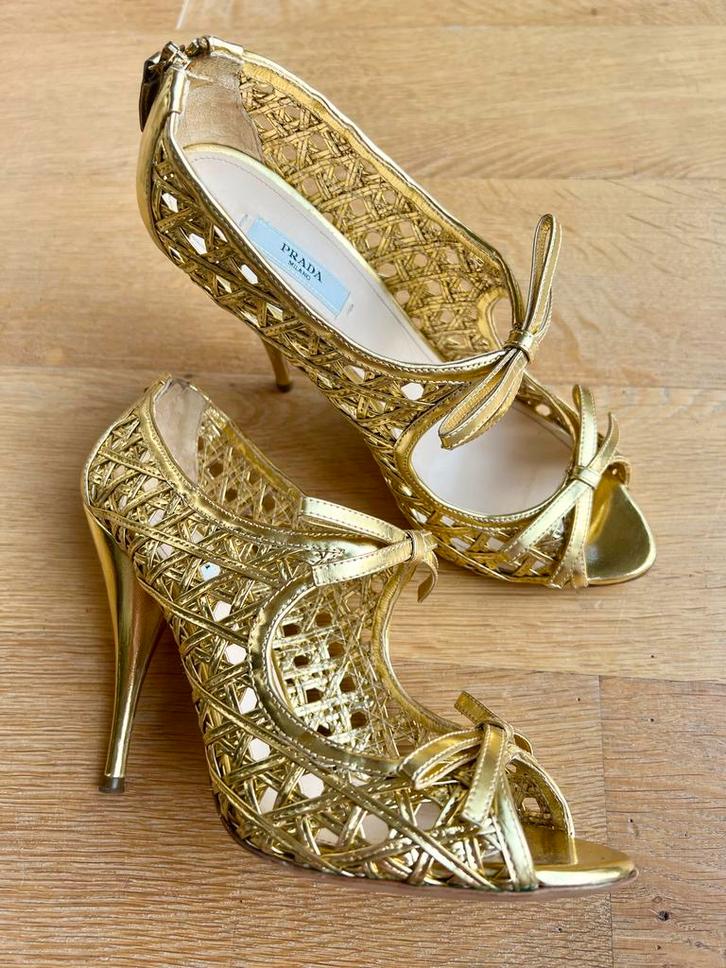 Prada Gouden Hakken - Maat 40, Kleding | Dames, Schoenen, Gedragen, Schoenen met hoge hakken, Overige kleuren, Verzenden