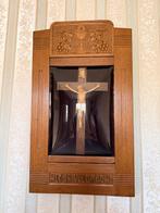 Antiek kruisbeeld in houten lijst, Antiek en Kunst, Antiek | Religie, Ophalen