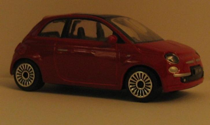 fiat 500 burago, Hobby en Vrije tijd, Modelauto's | 1:43, Nieuw, Auto, Overige merken, Ophalen of Verzenden
