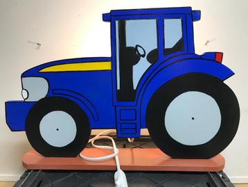 houten wand,- nachtlampjes van tractor beschikbaar voor biedingen
