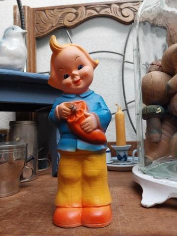 vintage piepfiguur / jongentje met snoepzak beschikbaar voor biedingen