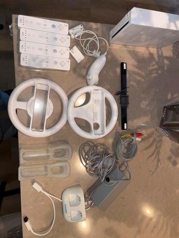 Nintendo Wii Compleet Pakket - 4 Spellen, 4 Controllers beschikbaar voor biedingen