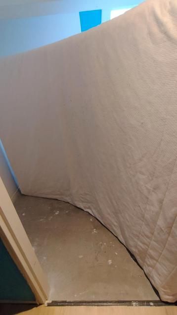 Zo goed als nieuwe 2-persoons matras beschikbaar voor biedingen